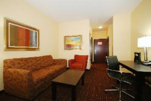 Paradise Inn & Suites image 2