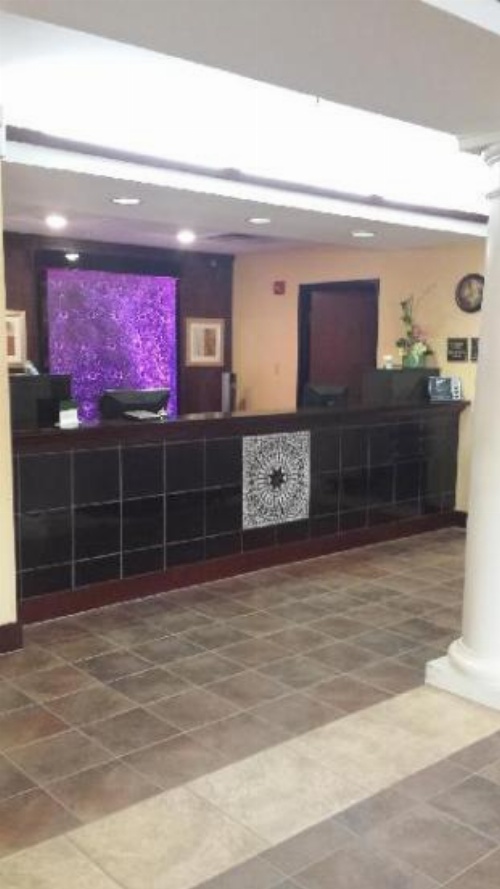 Paradise Inn & Suites image 6